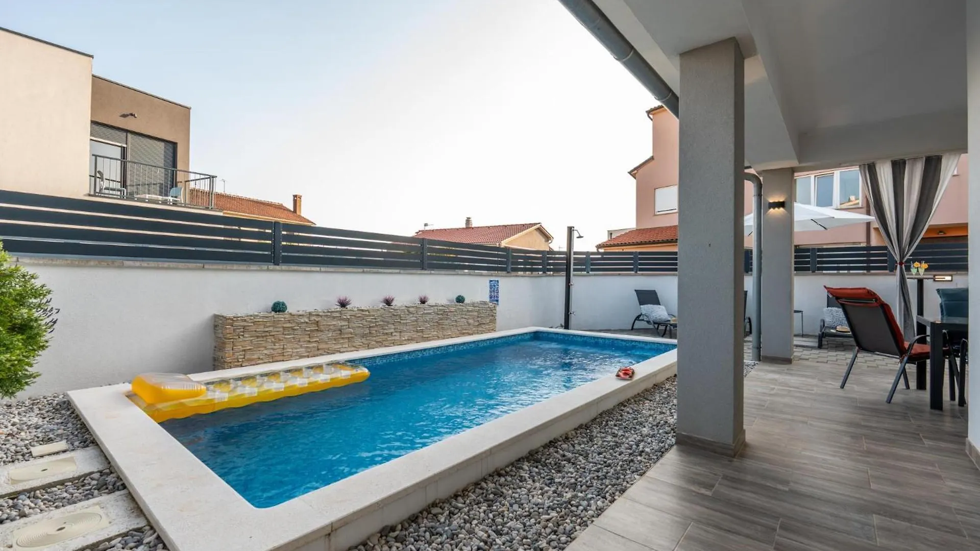 House Adeo With Private Pool, Pula Βίλα 0*,  Κροατία