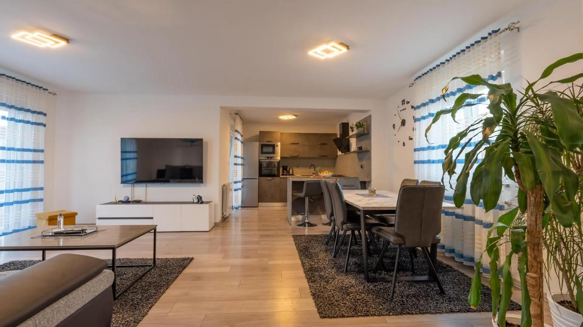 House Adeo With Private Pool, Pula Βίλα 0*,  Κροατία